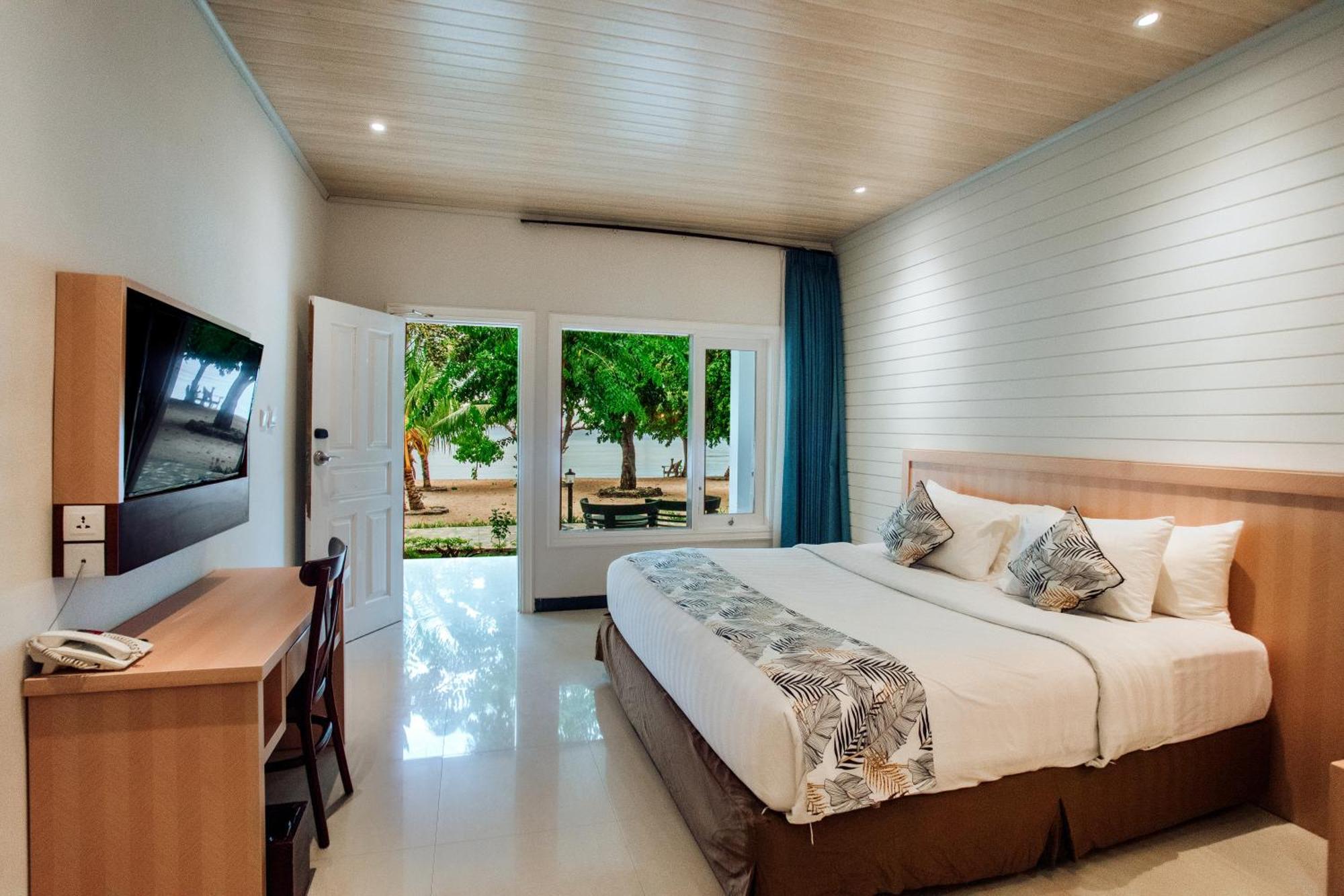 Sylvia Hotel & Resort Komodo Labuan Bajo Dış mekan fotoğraf